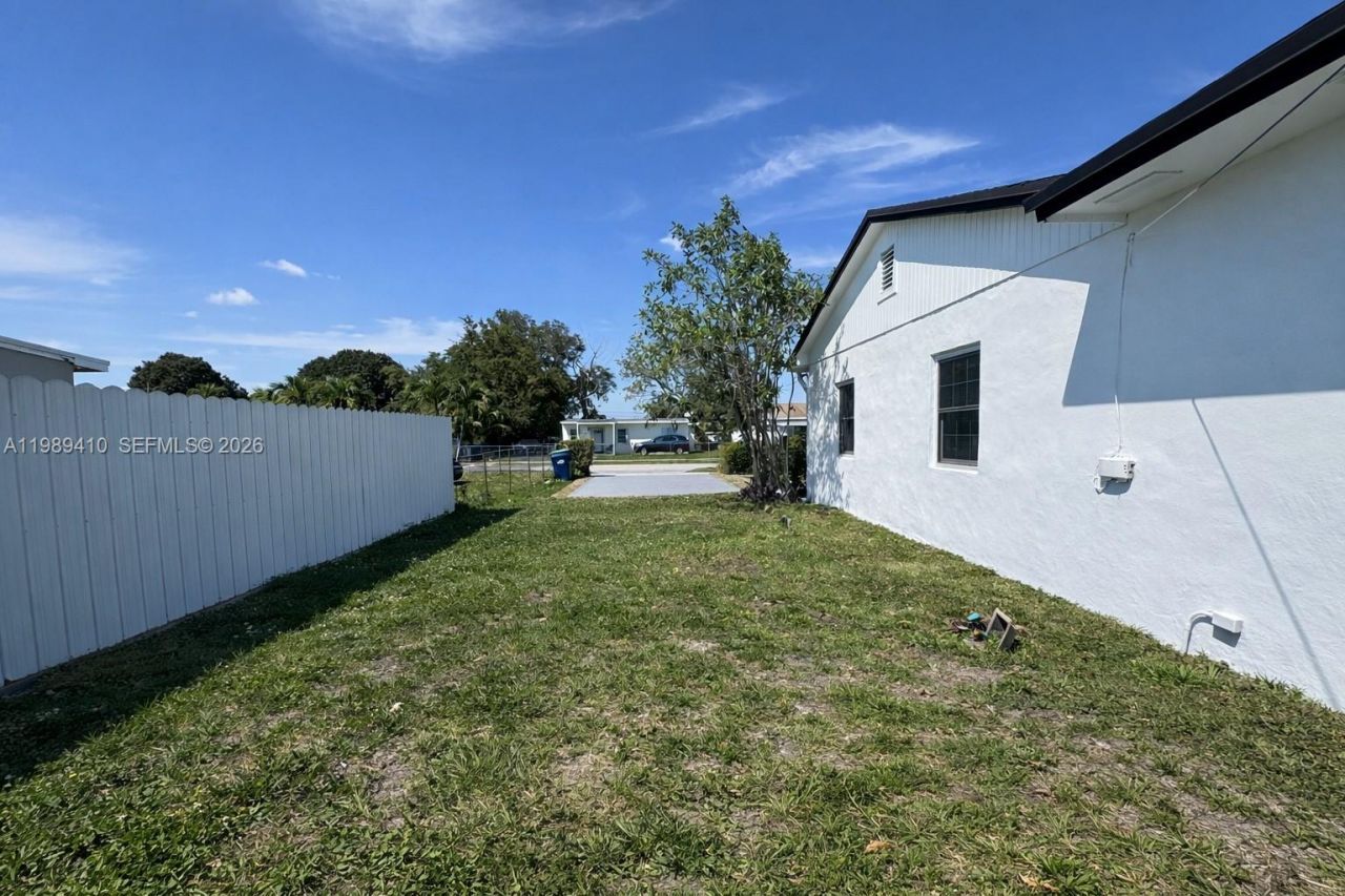 2450 NW 157th St Rd , Miami Gardens, FL 33054 Photo