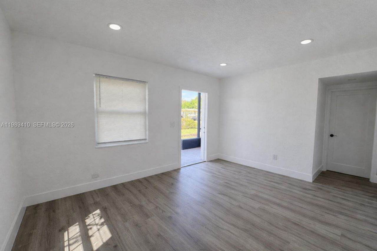 2450 NW 157th St Rd , Miami Gardens, FL 33054 Photo