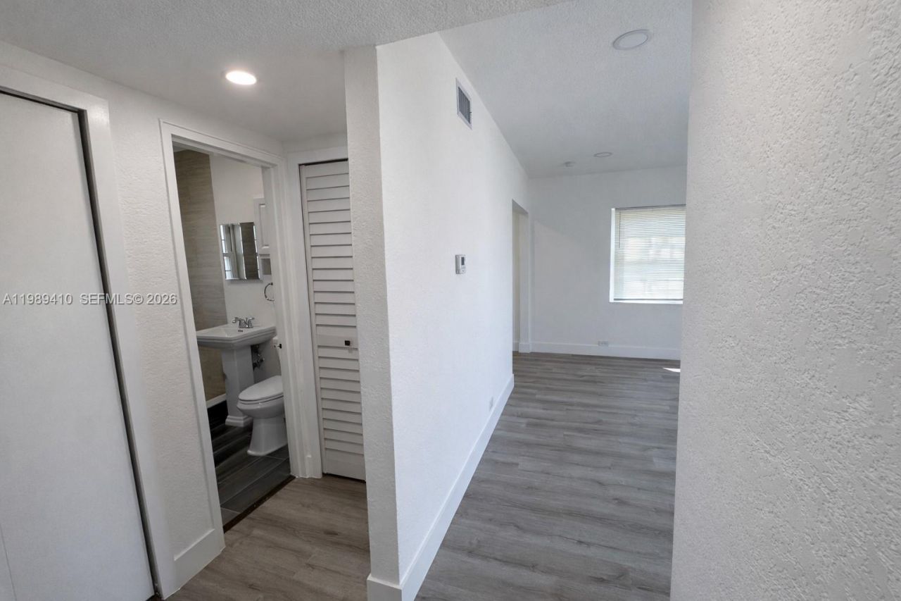 2450 NW 157th St Rd , Miami Gardens, FL 33054 Photo