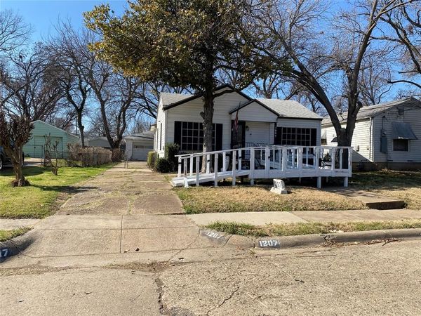 1207 Tarpley Avenue, Dallas, TX 75211