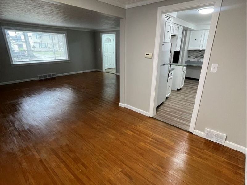 1663 Lyndhurst, Lyndhurst, OH 44124 Photo 7