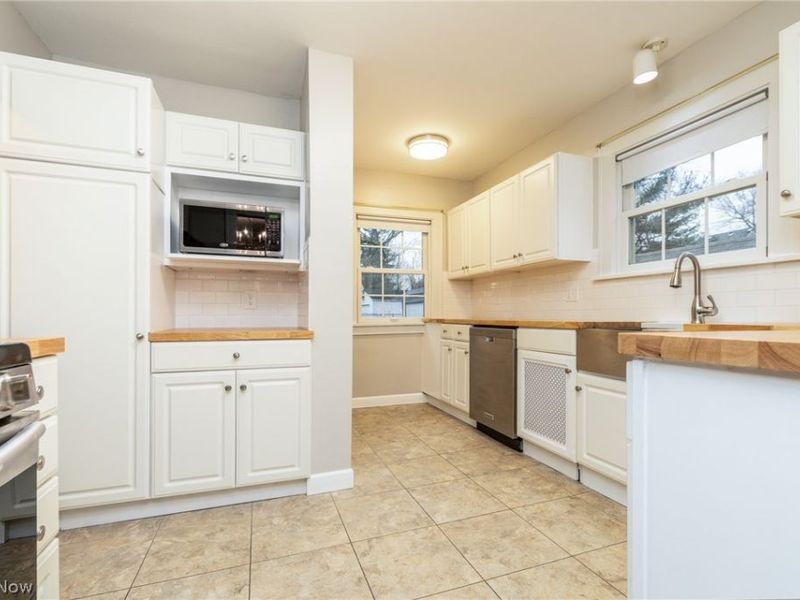 3350 Avalon Road, Shaker Heights, OH 44120 Photo 10