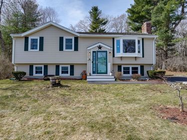 84 Ridge Rd, Northborough, MA 01532