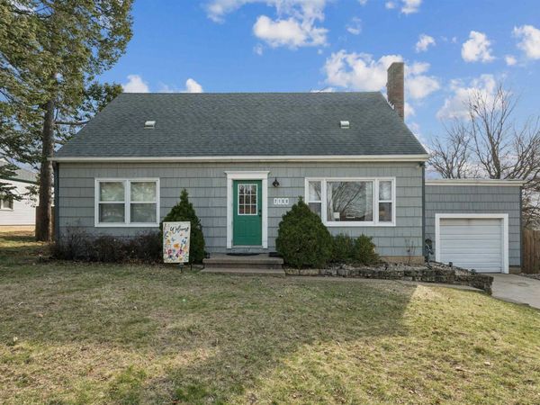 2160 Avalon Road, Dubuque, IA 52001