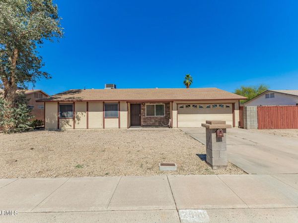 2040 E MONTE CRISTO Avenue, Phoenix, AZ 85022