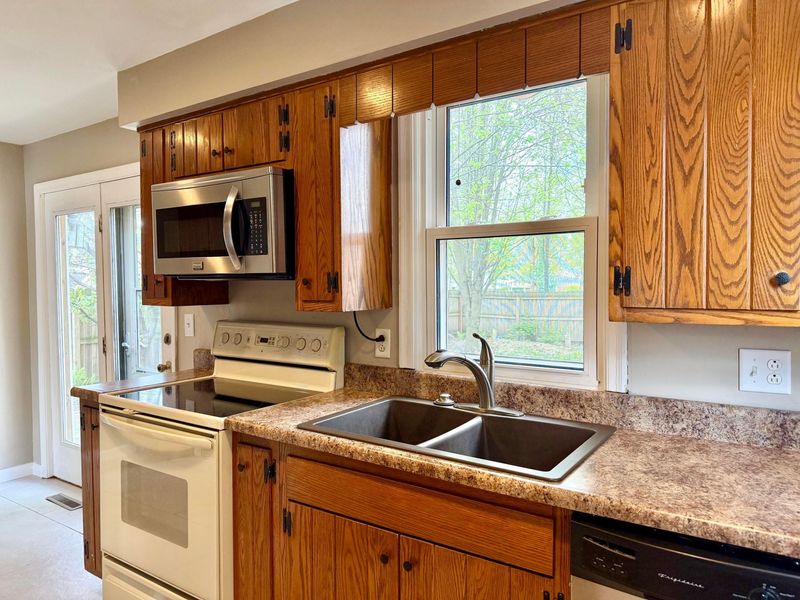 170 Fellows Avenue, West Jefferson, OH 43162 Photo 12