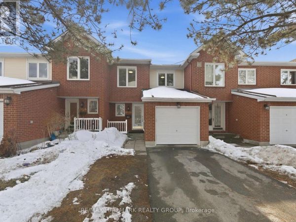 1924 ASHMONT Street, Ottawa, ON K1C7B9