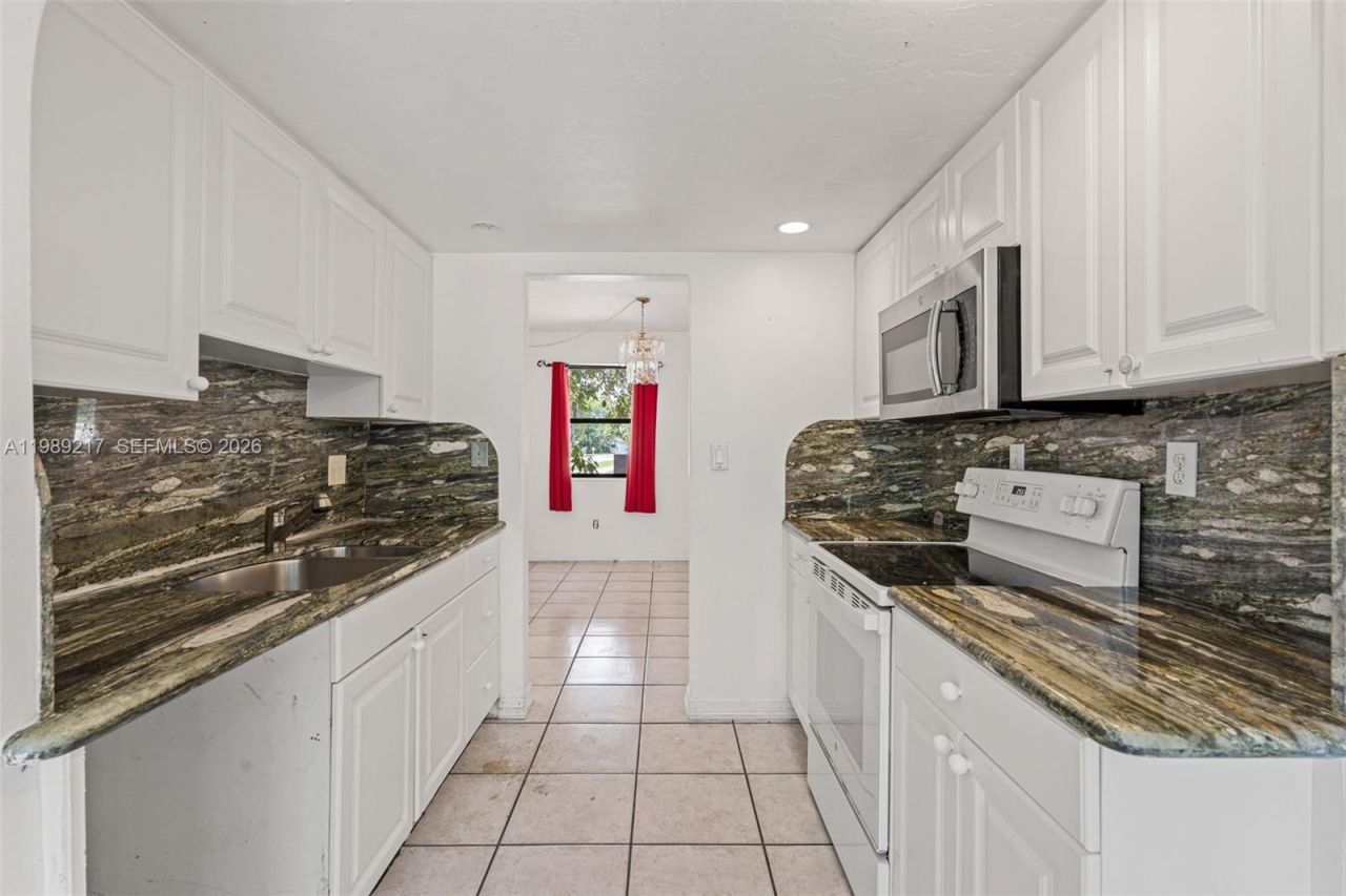 4750 NE 17th Ave , Pompano Beach, FL 33064 Photo