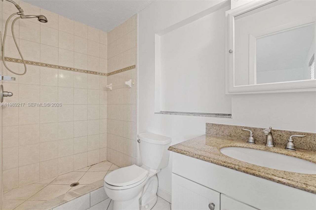 4750 NE 17th Ave , Pompano Beach, FL 33064 Photo