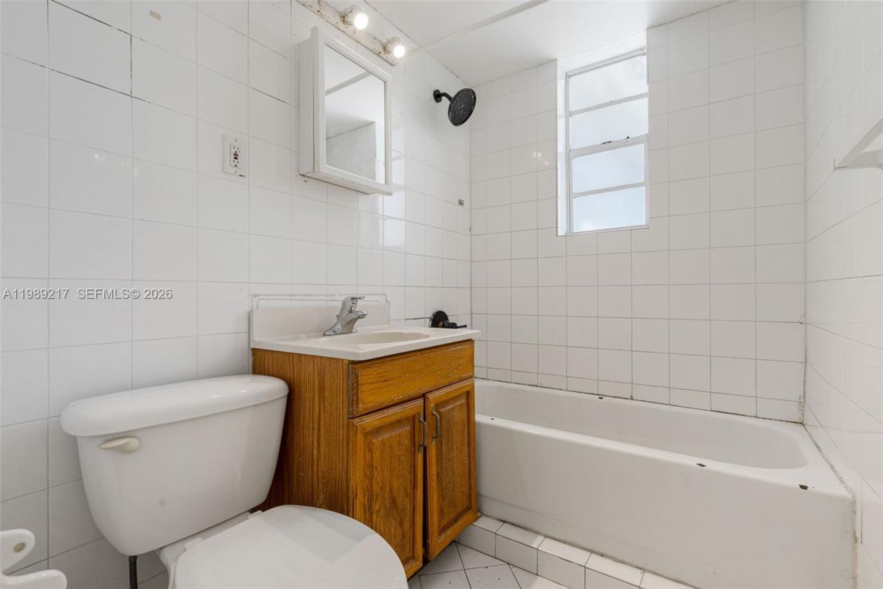 4750 NE 17th Ave , Pompano Beach, FL 33064 Photo