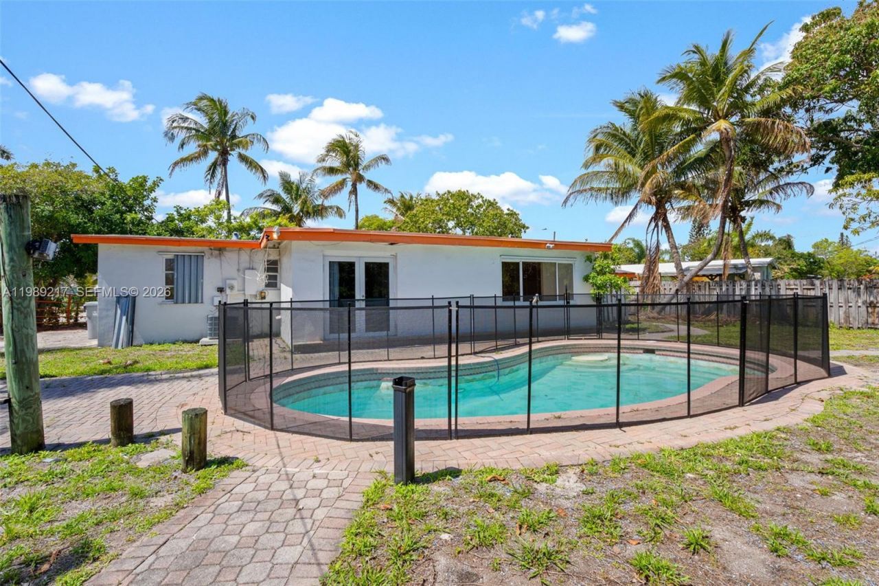 4750 NE 17th Ave , Pompano Beach, FL 33064 Photo