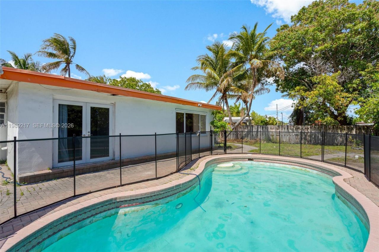 4750 NE 17th Ave , Pompano Beach, FL 33064 Photo