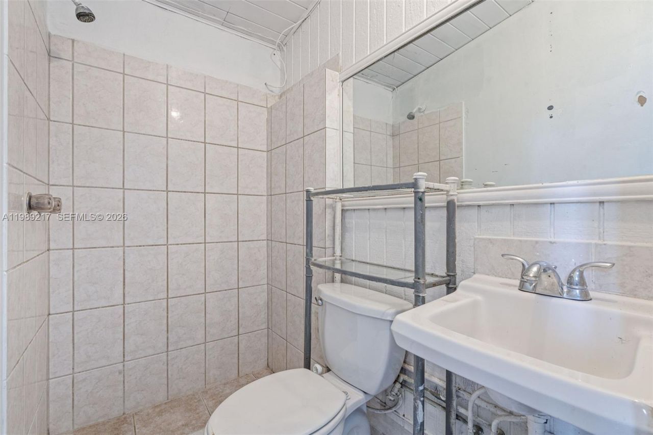 4750 NE 17th Ave , Pompano Beach, FL 33064 Photo