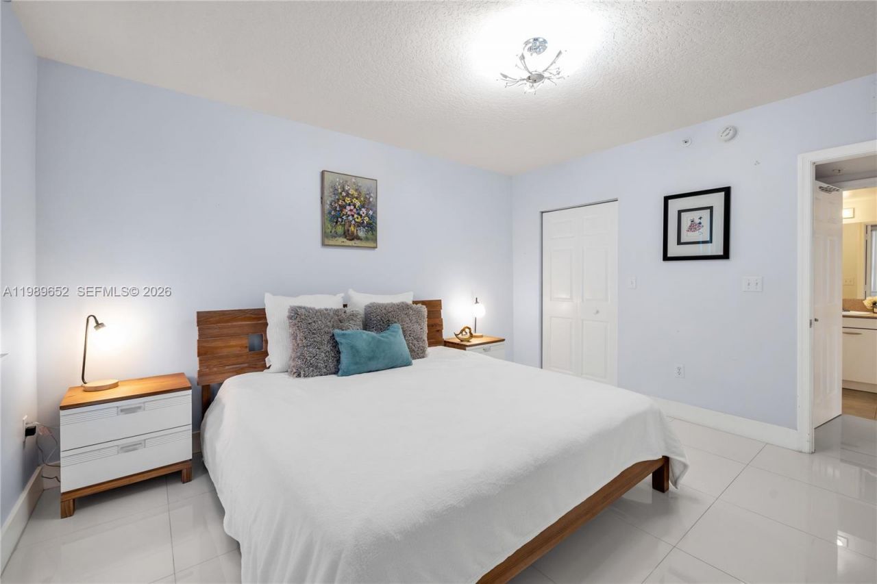 2080 S Ocean Dr, Unit 202, Hallandale Beach, FL 33009 Photo