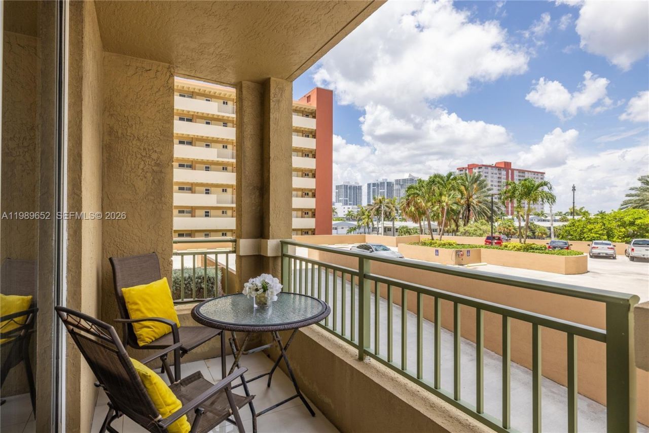 2080 S Ocean Dr, Unit 202, Hallandale Beach, FL 33009 Photo