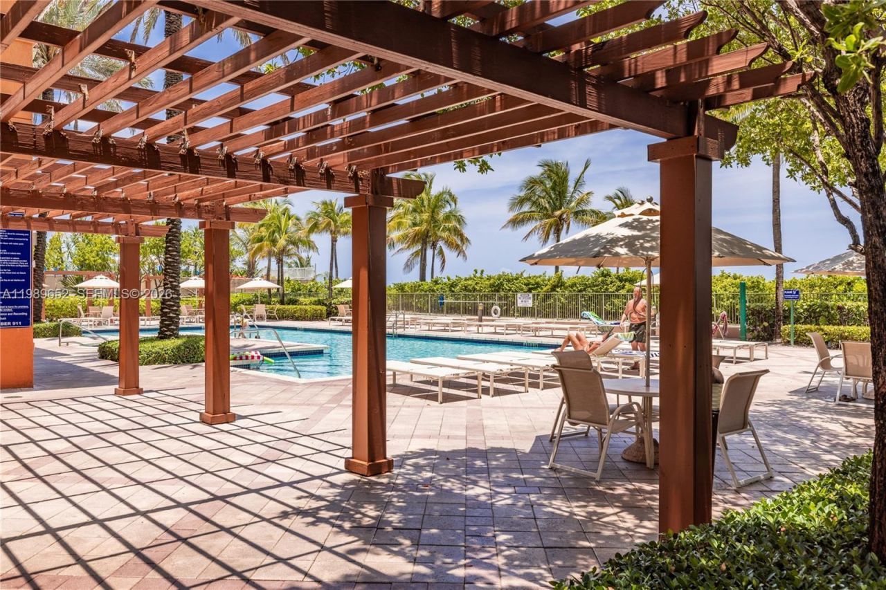 2080 S Ocean Dr, Unit 202, Hallandale Beach, FL 33009 Photo