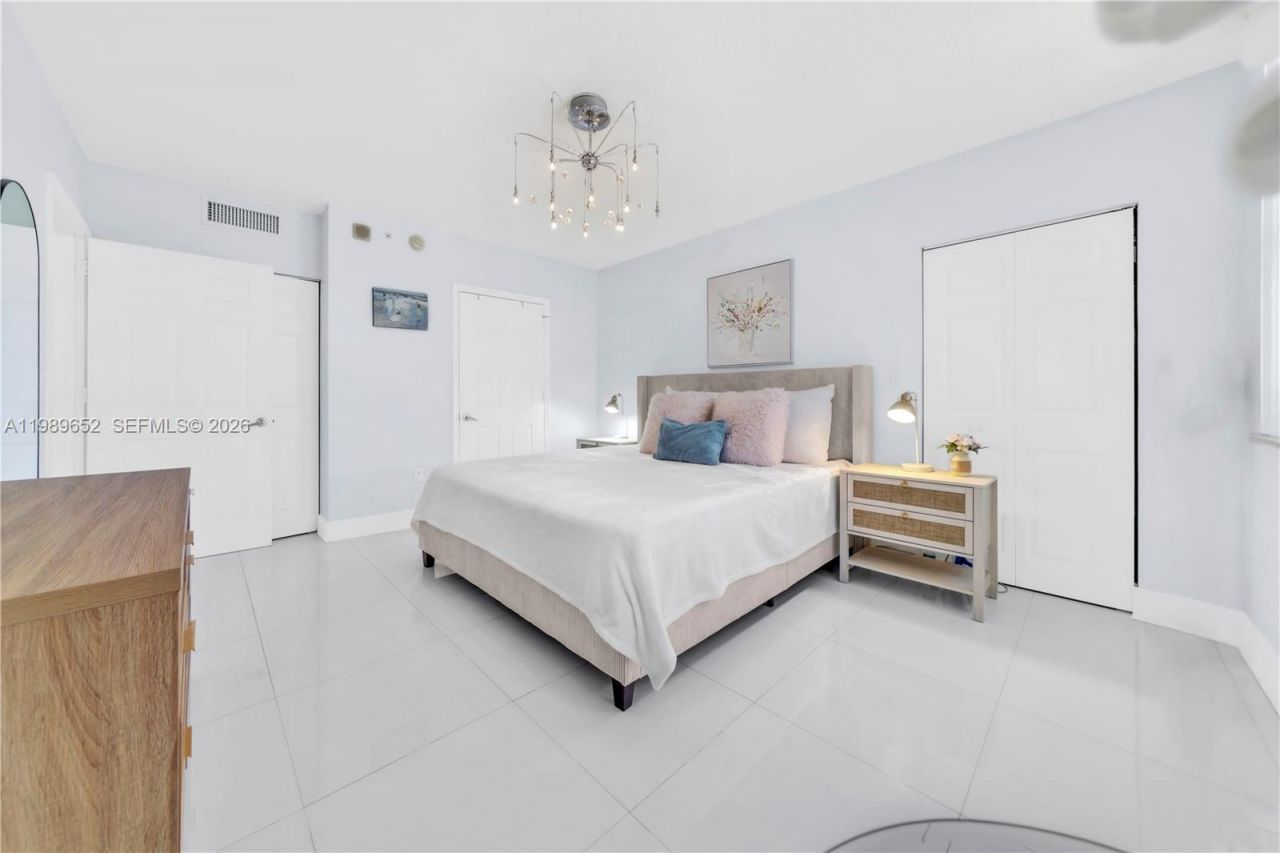 2080 S Ocean Dr, Unit 202, Hallandale Beach, FL 33009 Photo