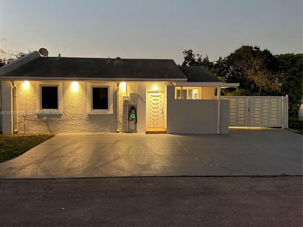 5211 NW 196th Ter , Miami Gardens, FL 33055