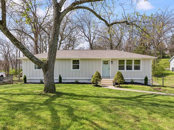 152 Cranwill Dr, Hendersonville, TN 37075