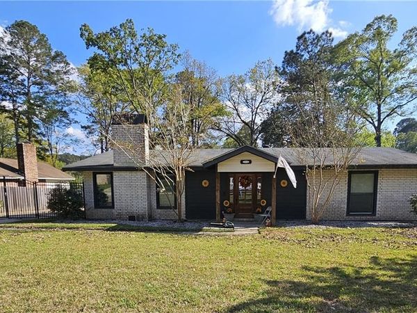 113 SPRING CREEK Drive, Pineville, LA 71360