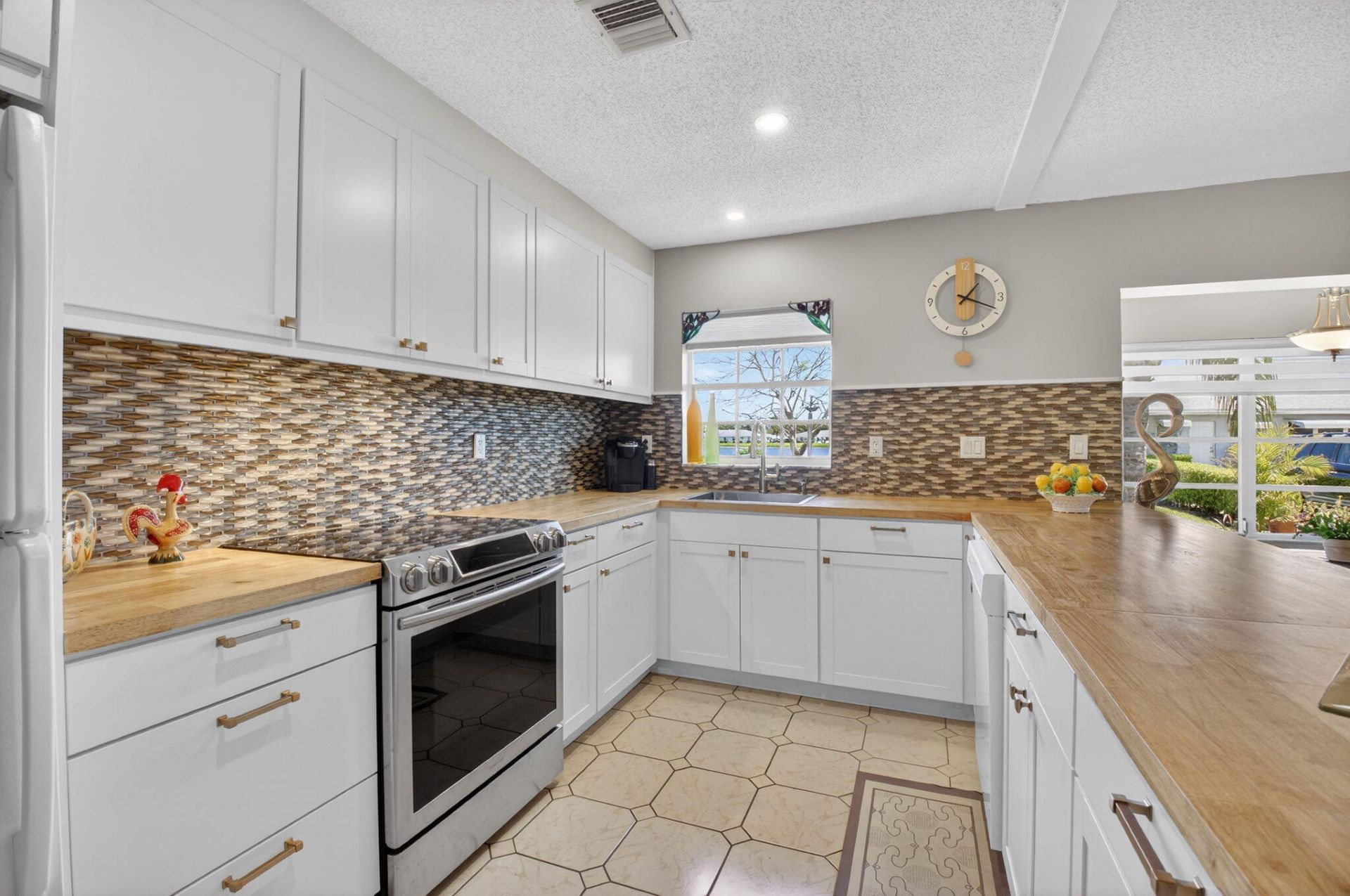 14519 Canalview Drive, Unit B, Delray Beach, FL 33484 Photo