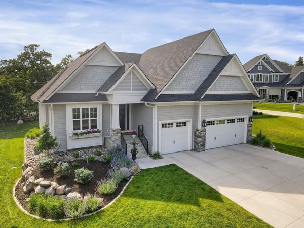 6284 Montee Drive, Eden Prairie, MN 55344