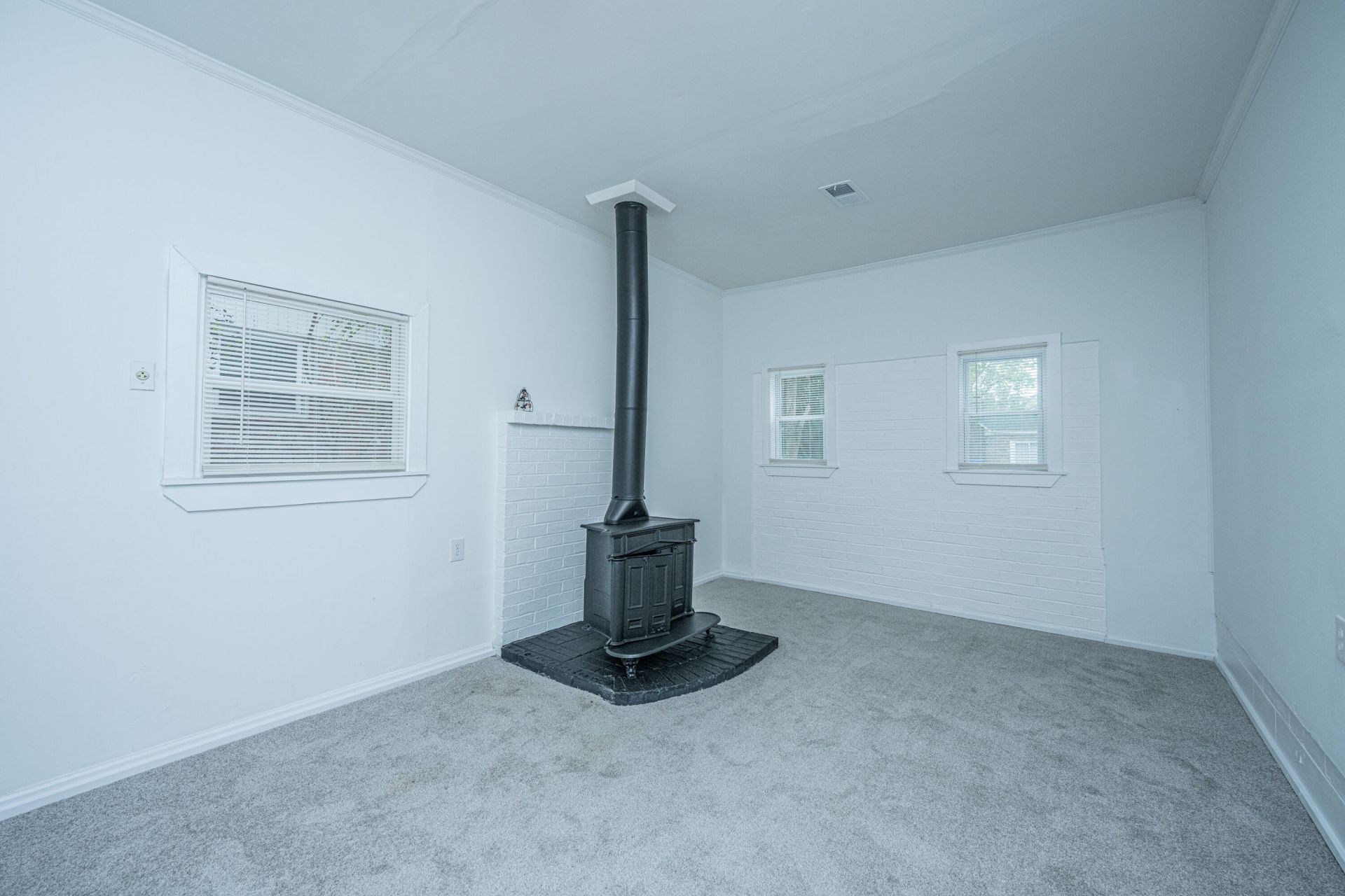 814 Hoss Road Photo 11