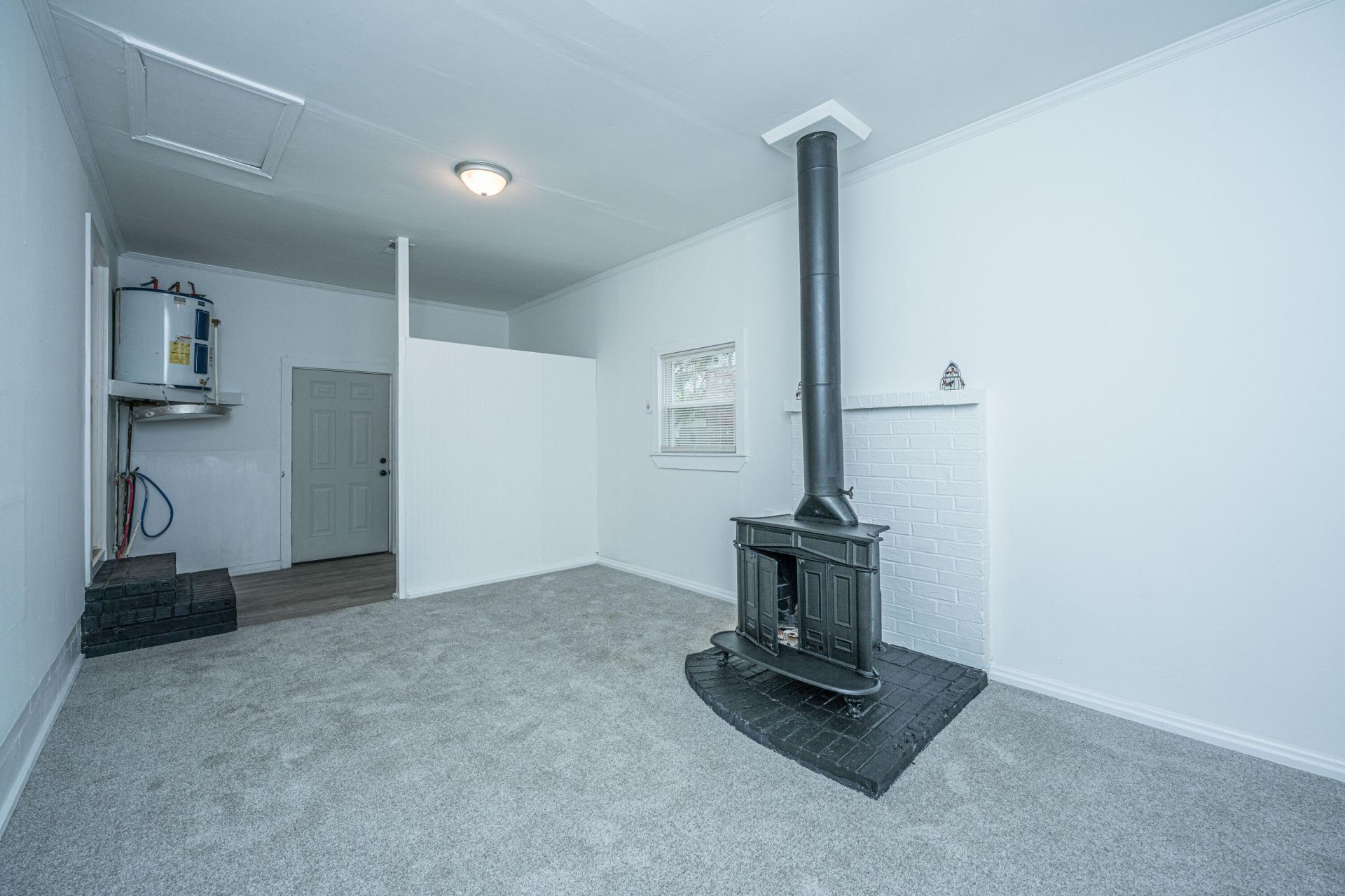 814 Hoss Road Photo 13