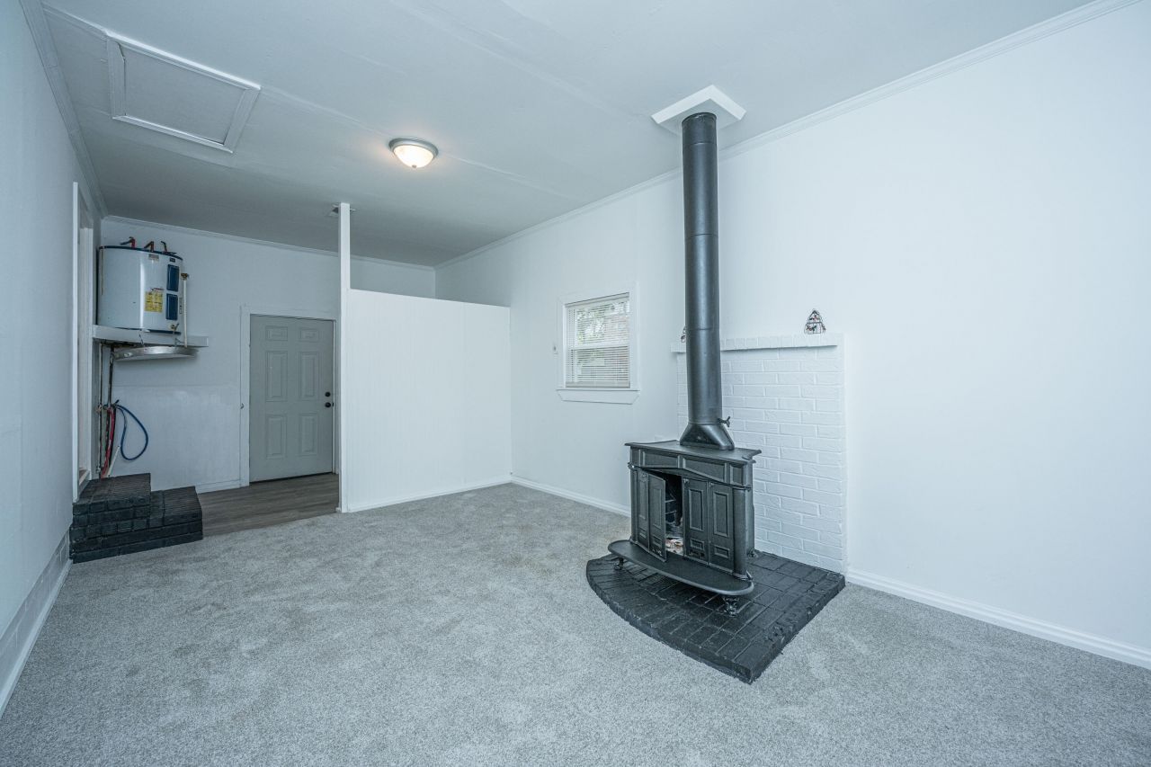 814 Hoss Road Photo 15