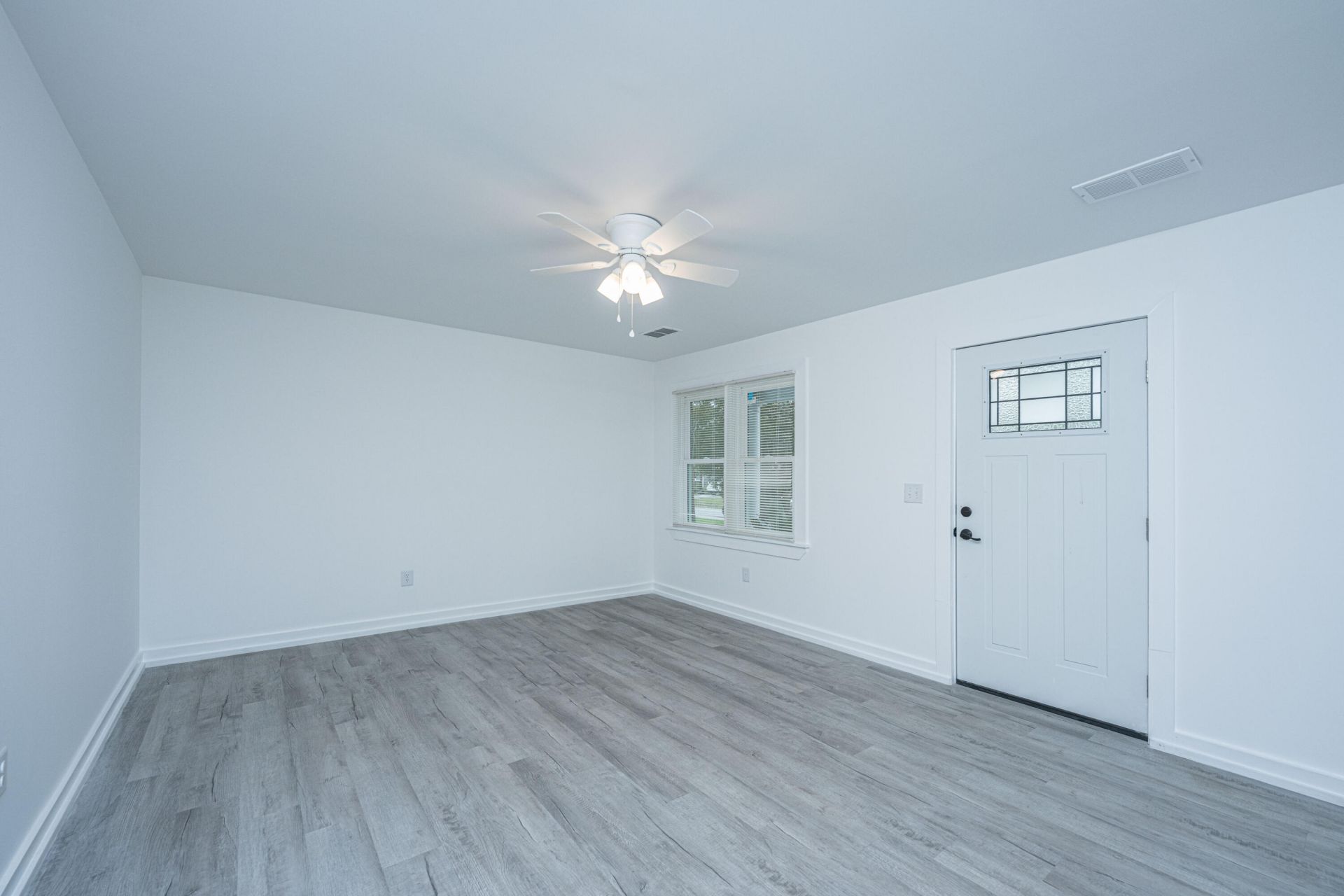 814 Hoss Road Photo 6