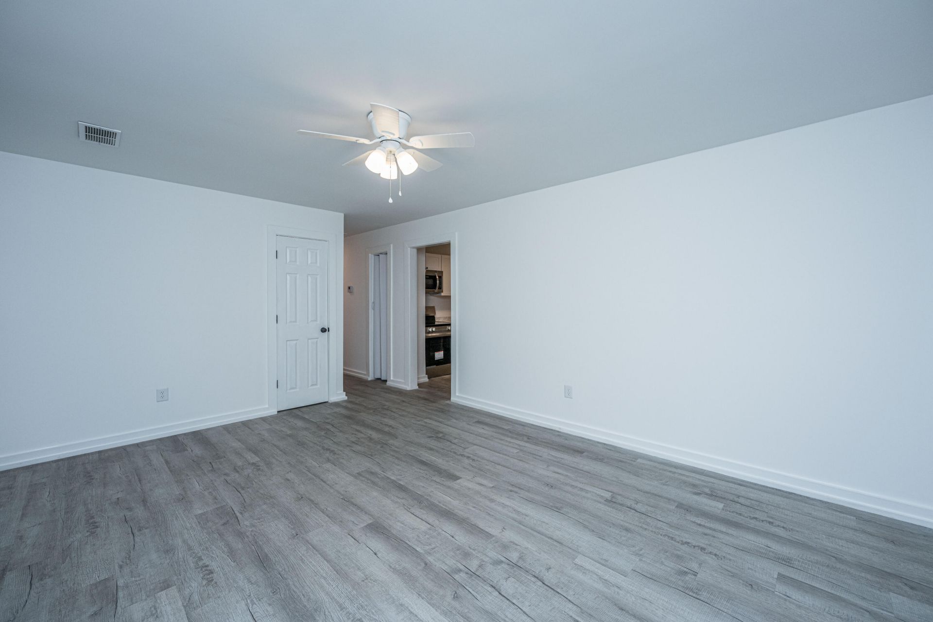 814 Hoss Road Photo 7