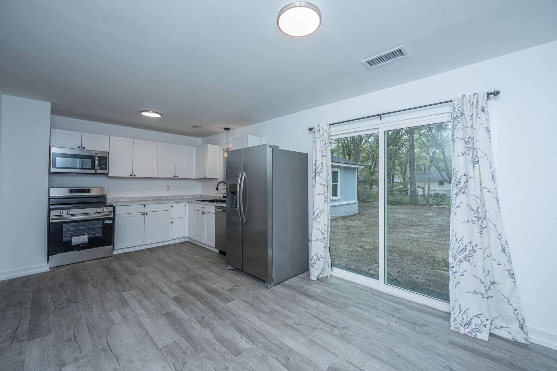 814 Hoss Road Photo 9
