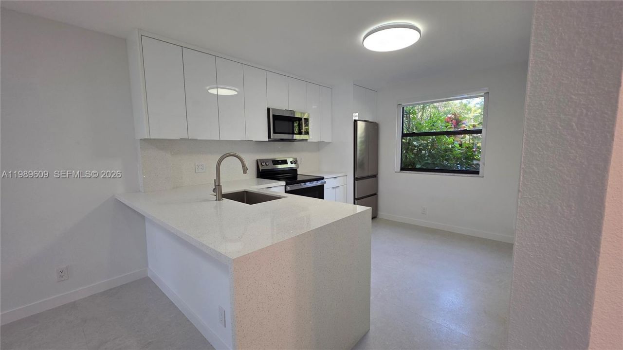 10161 W Sunrise Blvd , Unit 101, Plantation, FL 33322 Photo