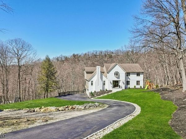 172 Miller Rd, Kinnelon, NJ 07405