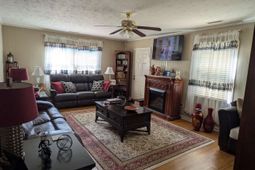 2404 Causey Dr. photo 4