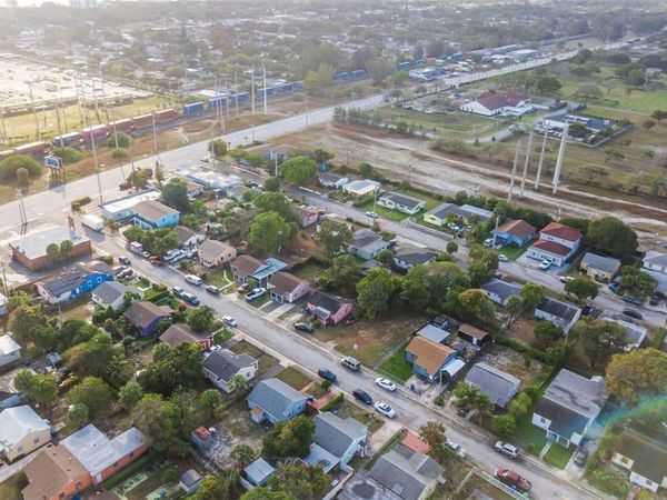 555 W 2nd Street, Riviera Beach, FL 33404