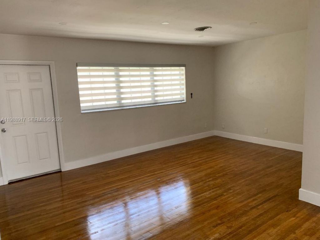 190 W 51st St , Hialeah, FL 33012 Photo