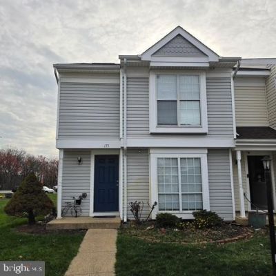 175 Edinburgh Square , Sterling, VA 20164 Main Photo