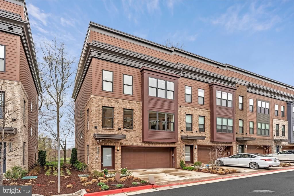 3548 Sutton Heights Circle, Fairfax, VA 22031 Main Photo