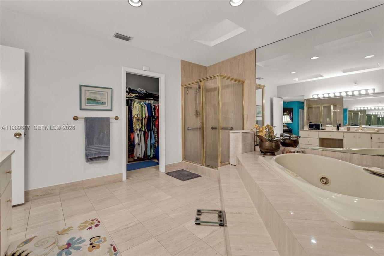 221 Knollwood Dr, Key Biscayne, FL 33149 Photo