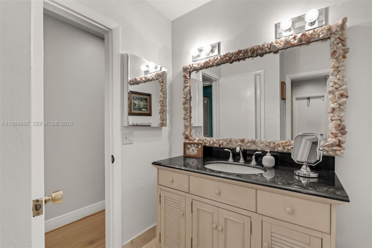 221 Knollwood Dr, Key Biscayne, FL 33149 Photo