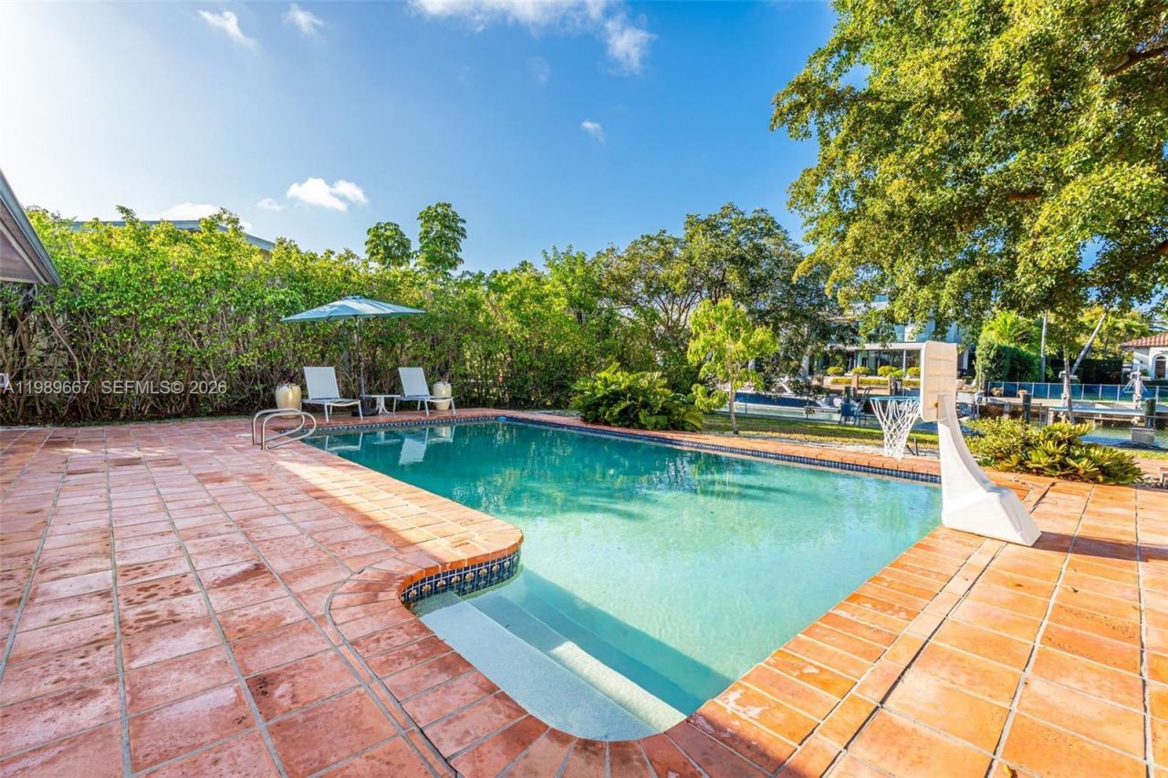 221 Knollwood Dr, Key Biscayne, FL 33149 Photo