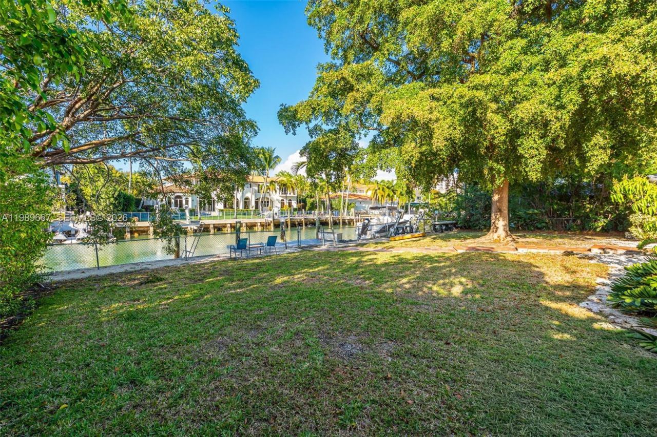 221 Knollwood Dr, Key Biscayne, FL 33149 Photo