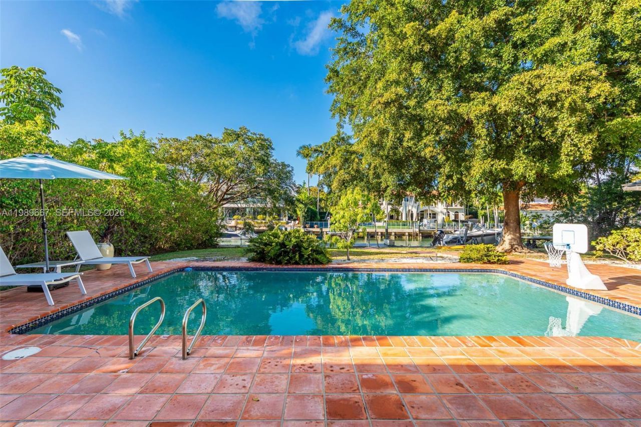 221 Knollwood Dr, Key Biscayne, FL 33149 Photo