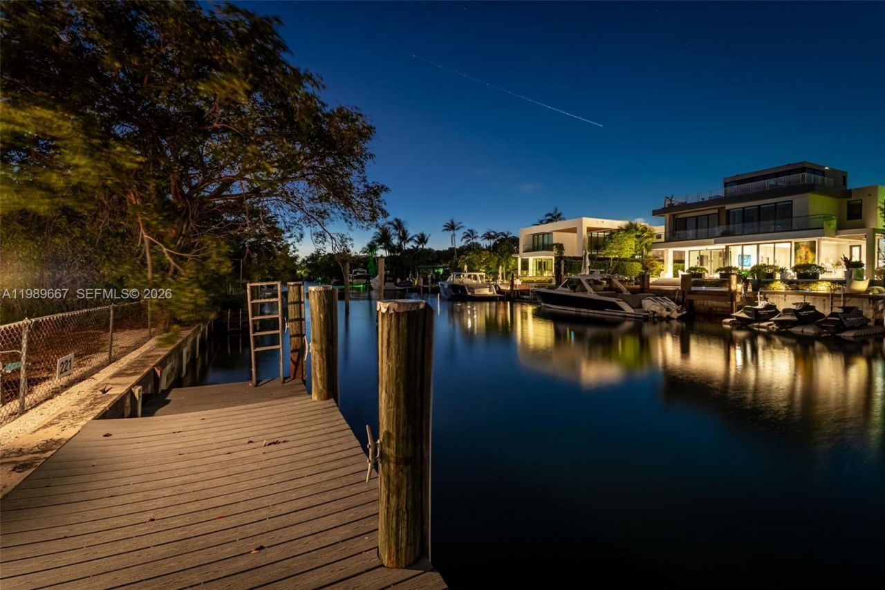 221 Knollwood Dr, Key Biscayne, FL 33149 Photo