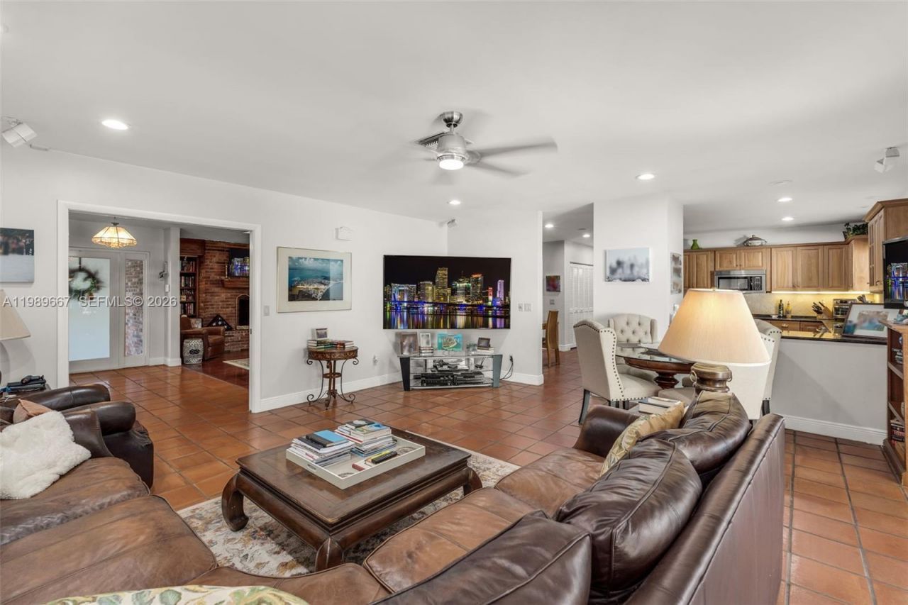 221 Knollwood Dr, Key Biscayne, FL 33149 Photo