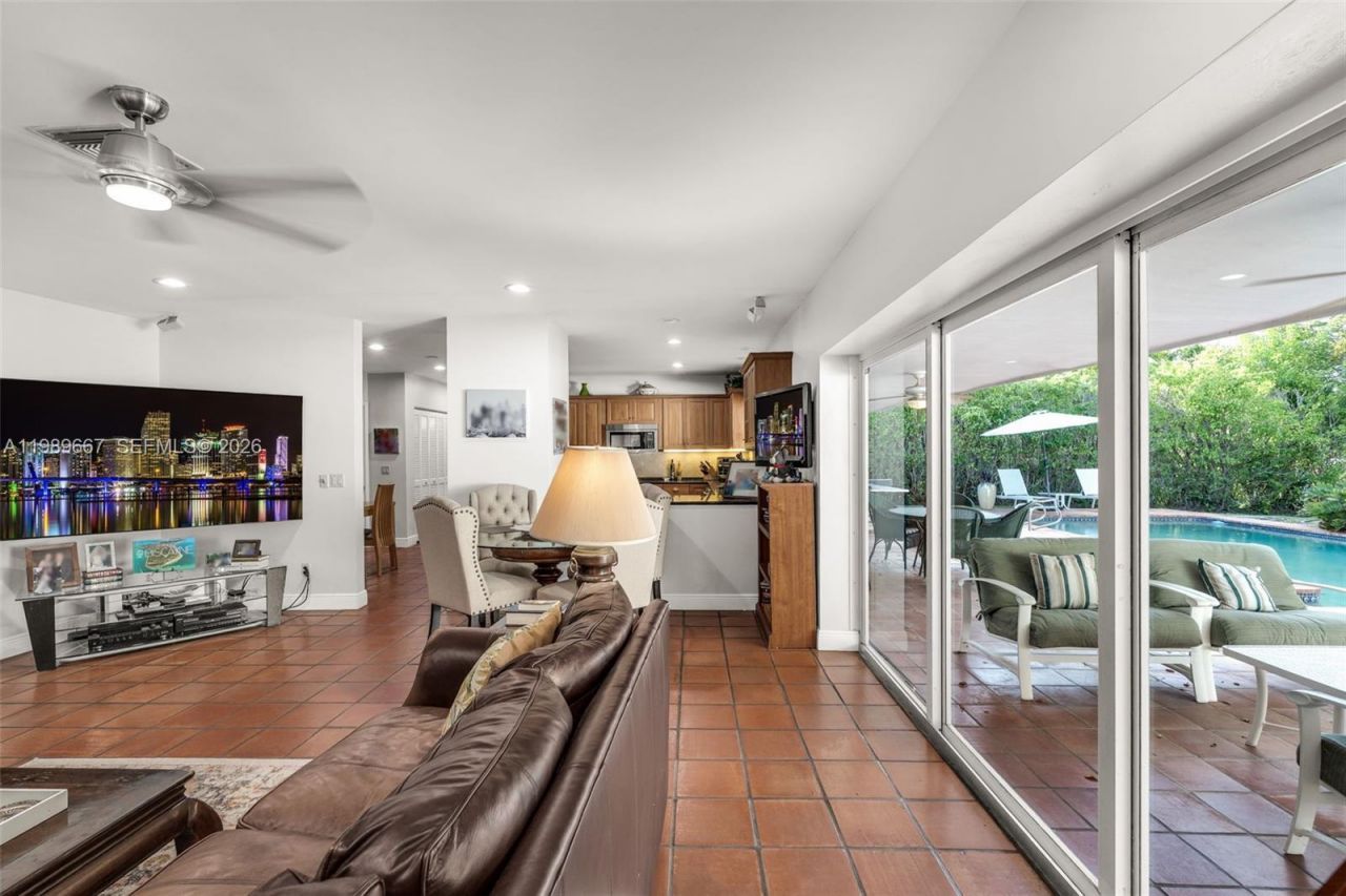 221 Knollwood Dr, Key Biscayne, FL 33149 Photo