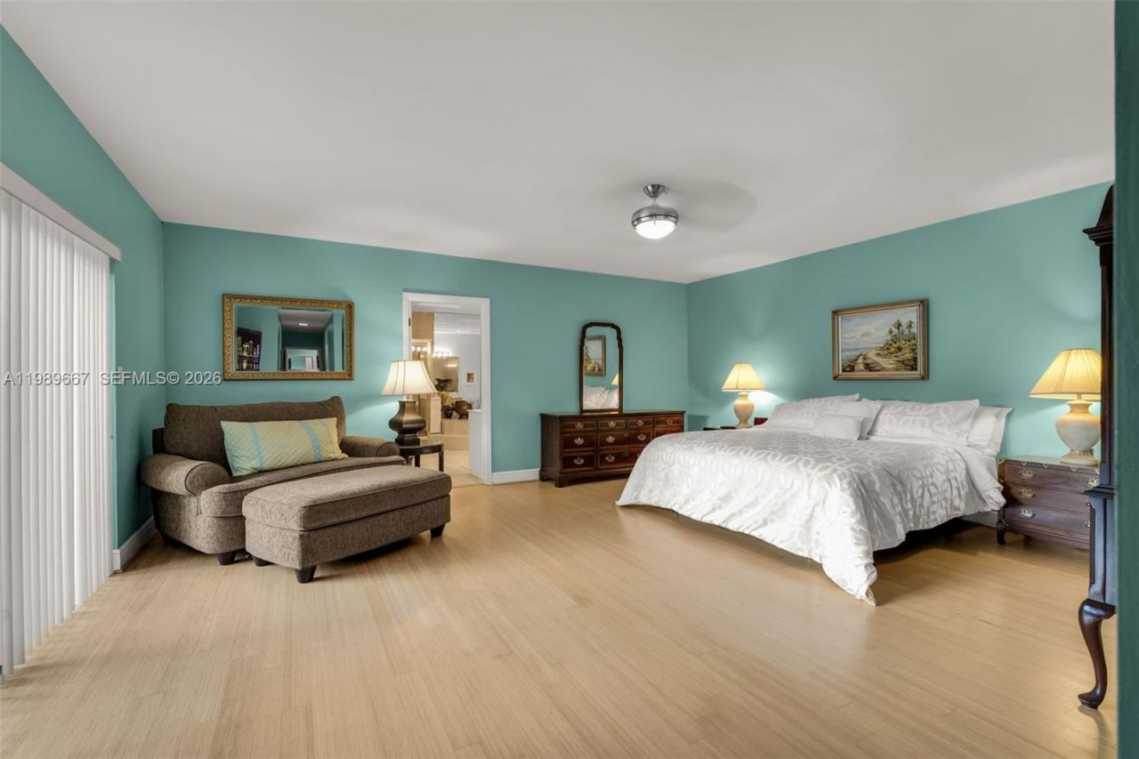 221 Knollwood Dr, Key Biscayne, FL 33149 Photo