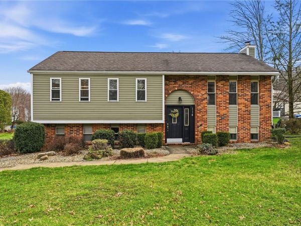 114 Rembrandt Dr , Butler, PA 16002