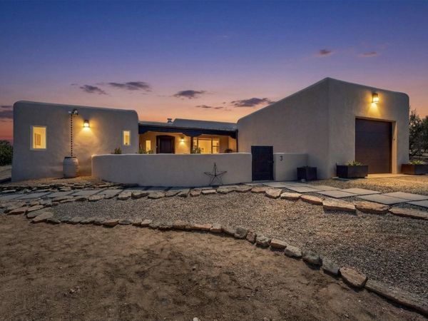 3 Gavilan Court, Santa Fe, NM 87508